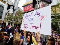 Sepakbola AS Mengeluarkan Dukungan USWNT Dengan Gaji Yang&nbsp;Sama